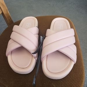 NWT Women's Size 11 No Boundaries XBand Blush Slides Shoes Puffy Flip Flops